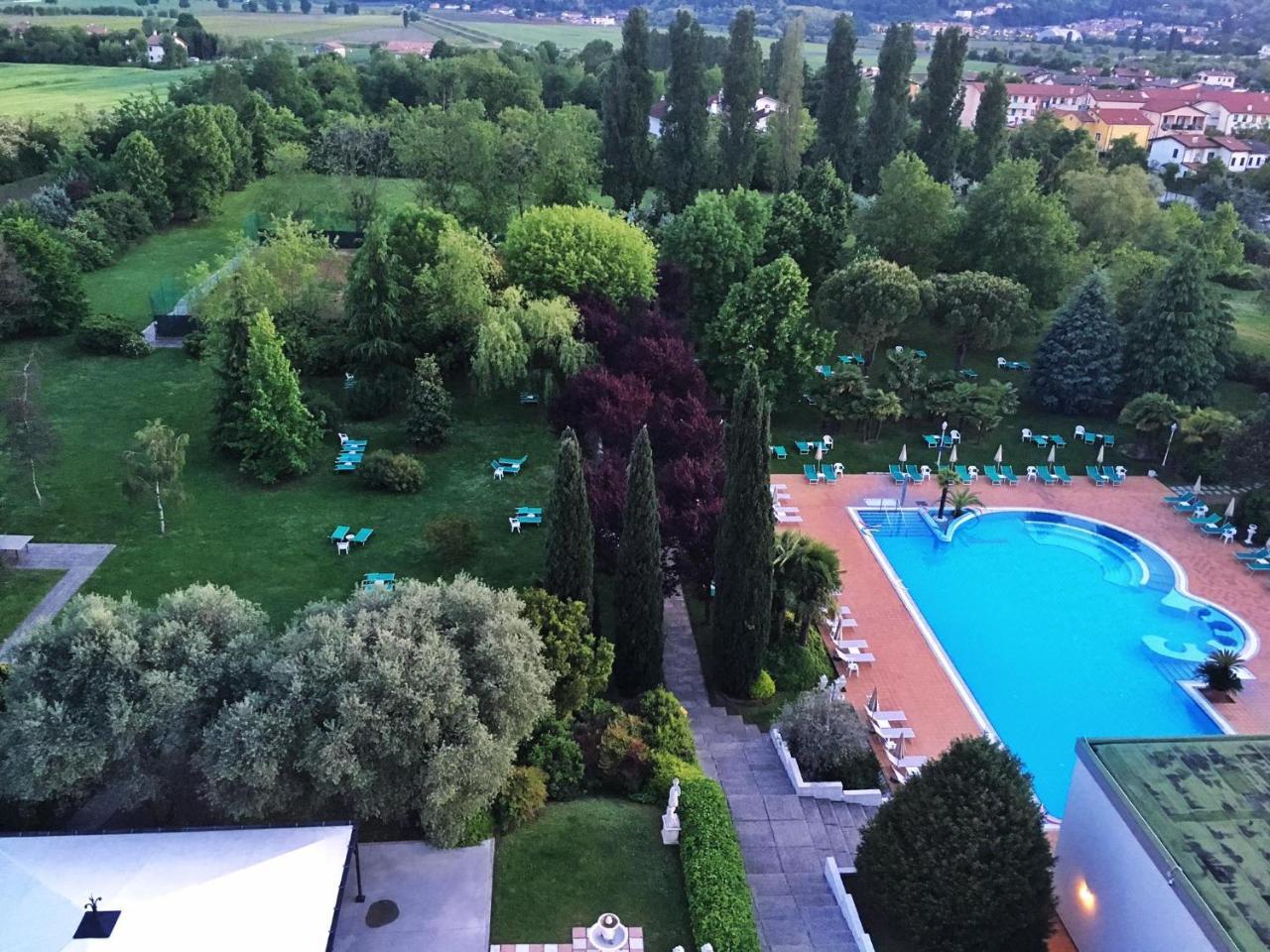 Hotel Des Bains Terme Montegrotto Terme Exterior foto